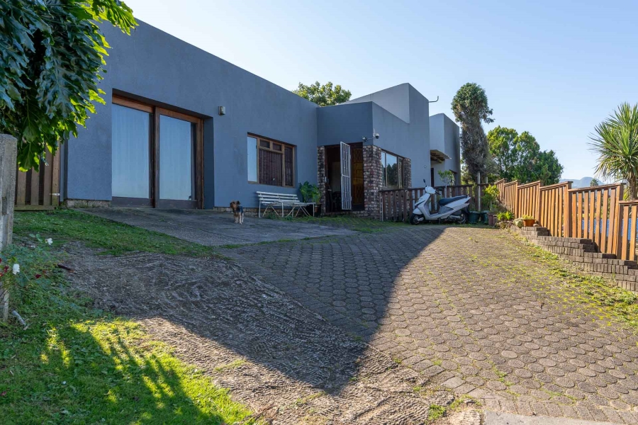 5 Bedroom Property for Sale in Denneoord Western Cape